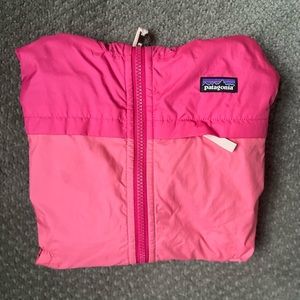 Patagonia girls SMALL rain jacket. .